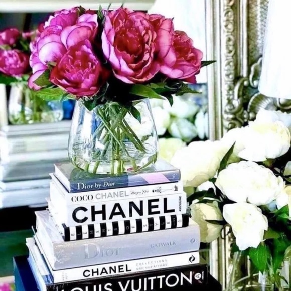 Chanel Collections and Creations Table Book - Picture 5 of 5